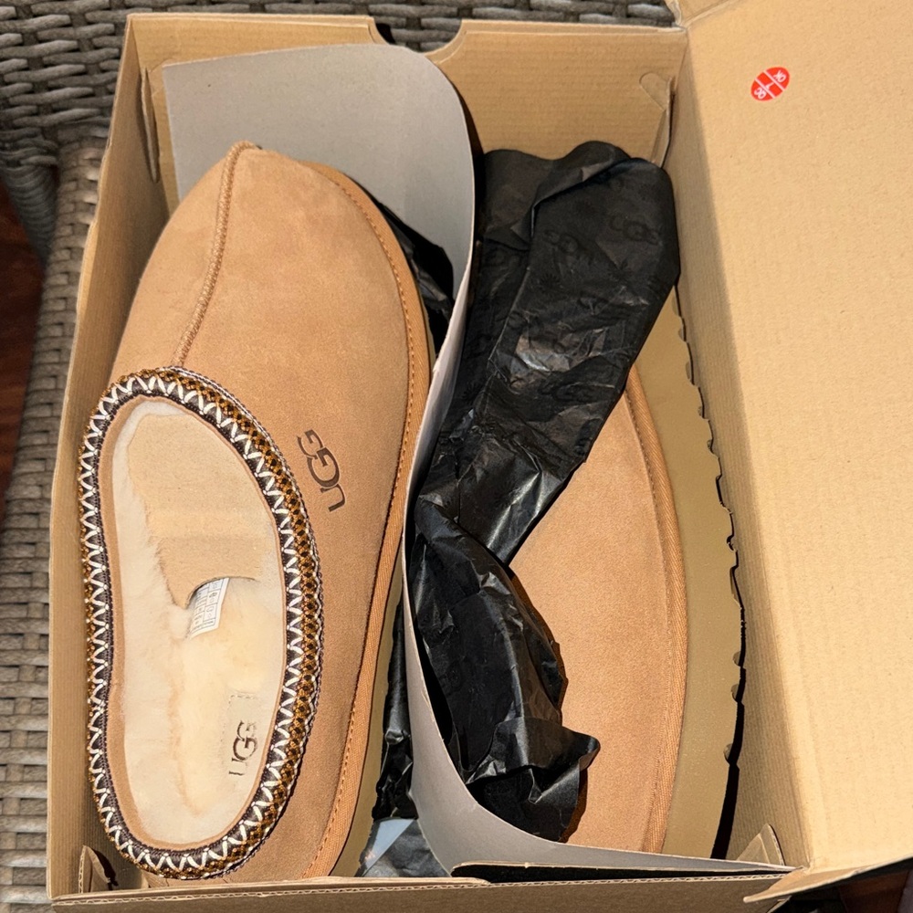 UGG MENS Cozy Tan Slippers